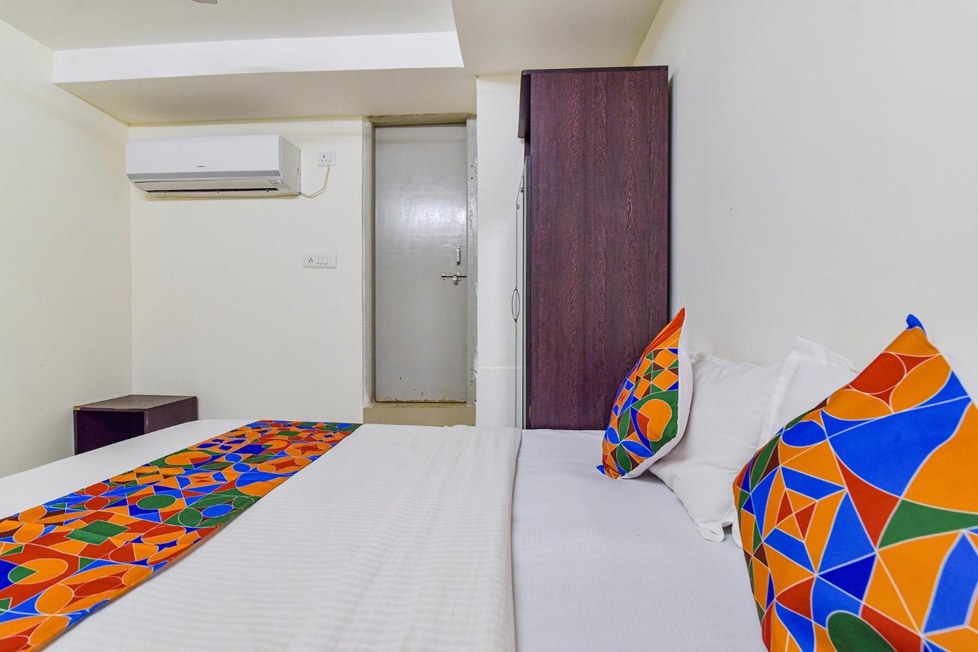 Hotel O Himalaya Inn Amhedabad Dış mekan fotoğraf
