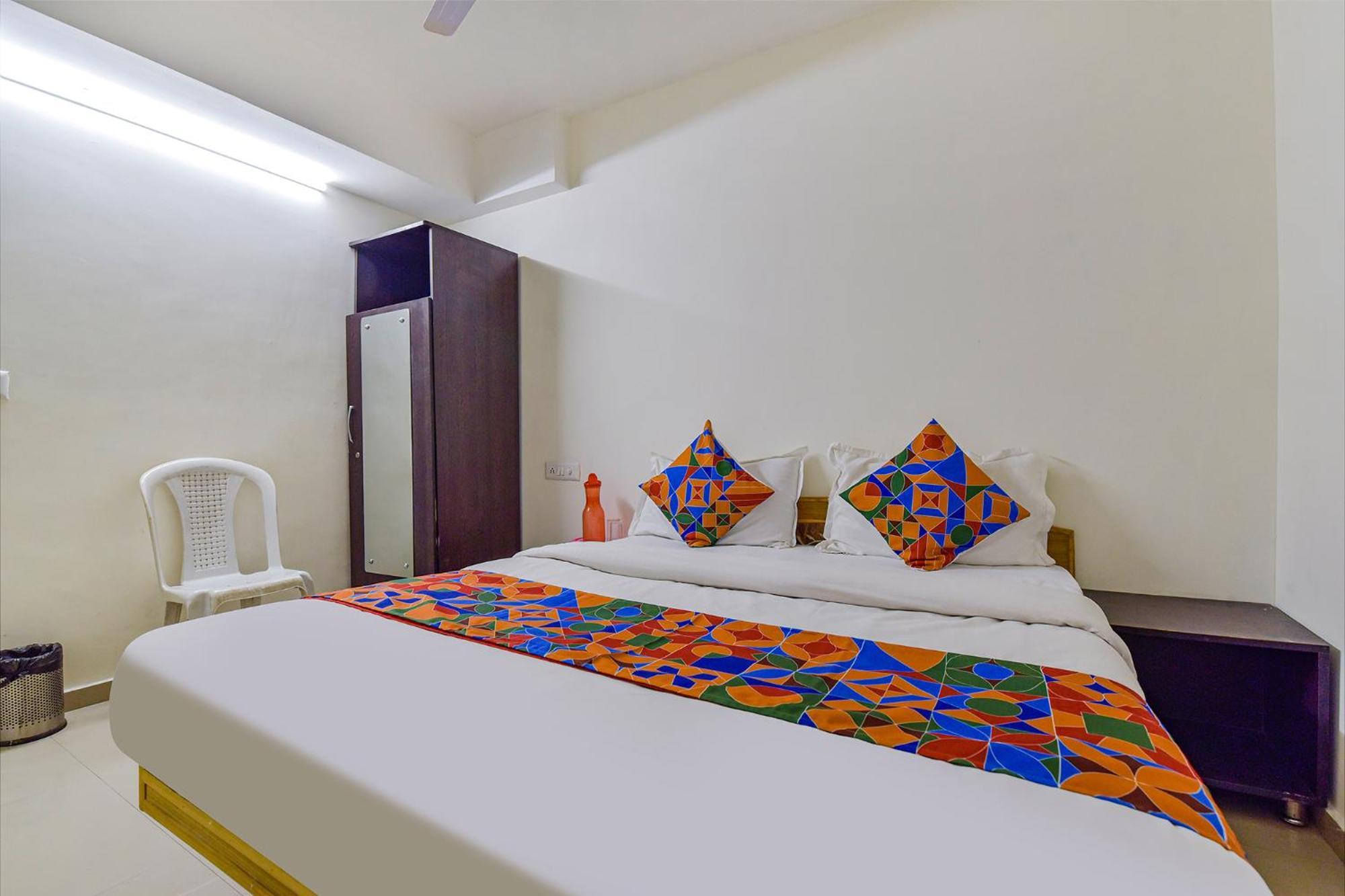 Hotel O Himalaya Inn Amhedabad Dış mekan fotoğraf