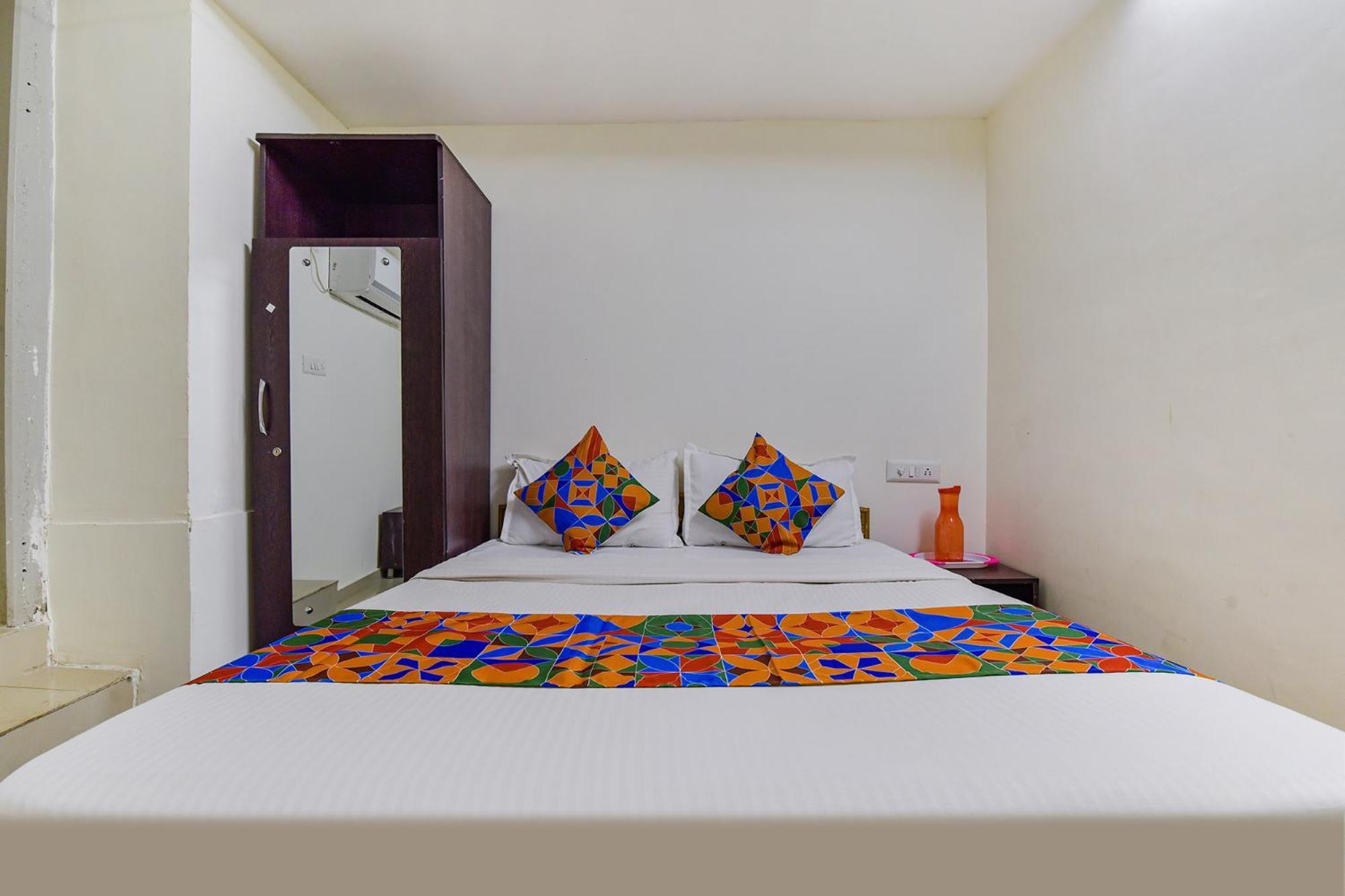 Hotel O Himalaya Inn Amhedabad Dış mekan fotoğraf