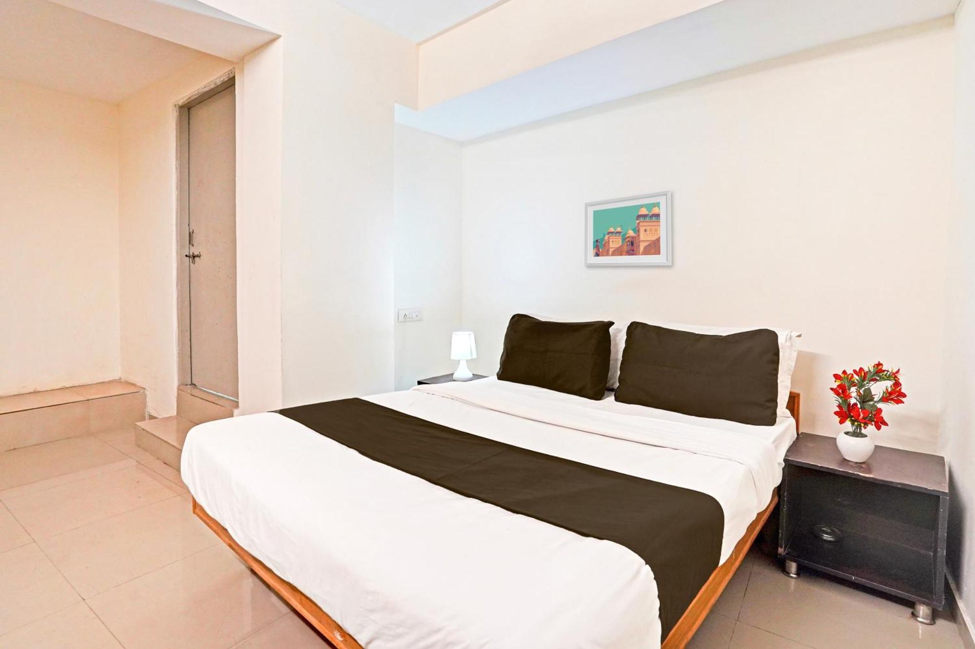 Hotel O Himalaya Inn Amhedabad Dış mekan fotoğraf