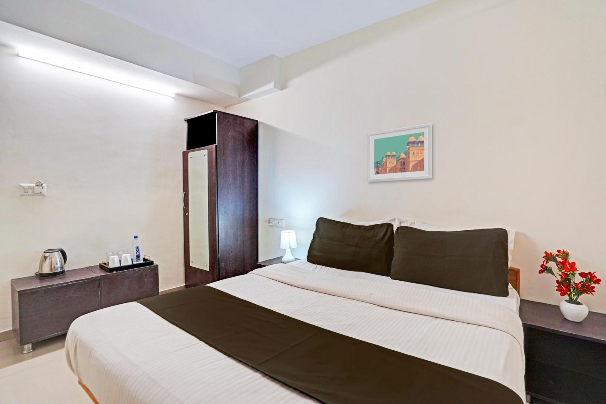 Hotel O Himalaya Inn Amhedabad Dış mekan fotoğraf