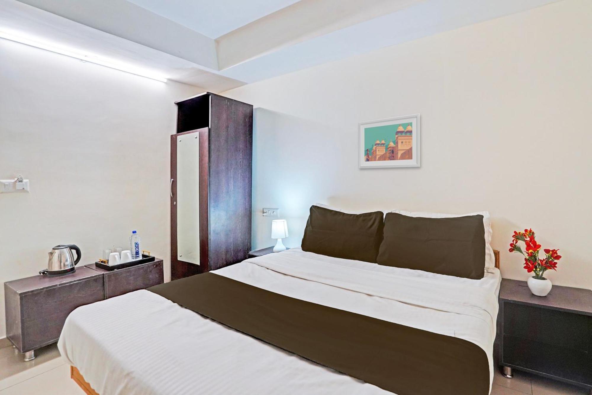 Hotel O Himalaya Inn Amhedabad Dış mekan fotoğraf